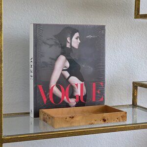 Vogue: The Editor's Eye: A History of Fashion Photography Hardcover Book